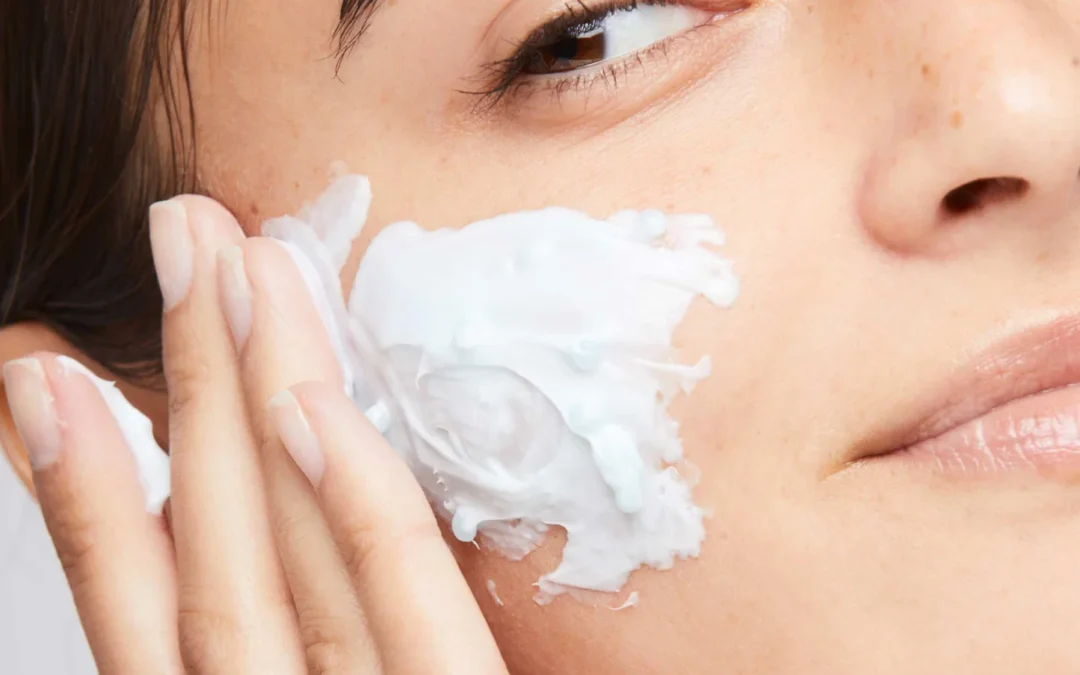 Hoe gebruik je een crememasker voor je gezicht
